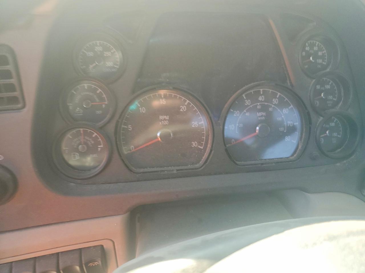 1XPBDP9XXJD432433 · 2018 PETERBILT 579 · 9/13