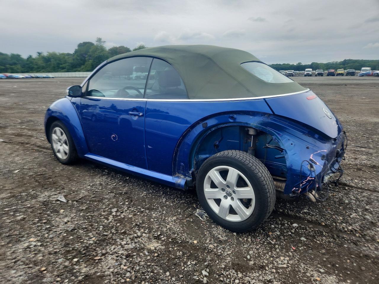 3VWPF31Y27M408278 · 2007 VOLKSWAGEN NEW BEETLE · 2/13