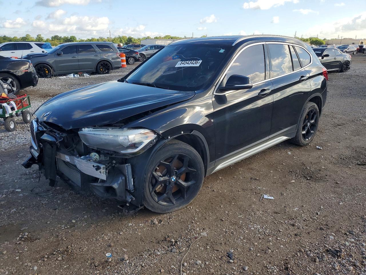 WBXHU7C52K5L10618 · 2019 BMW X1