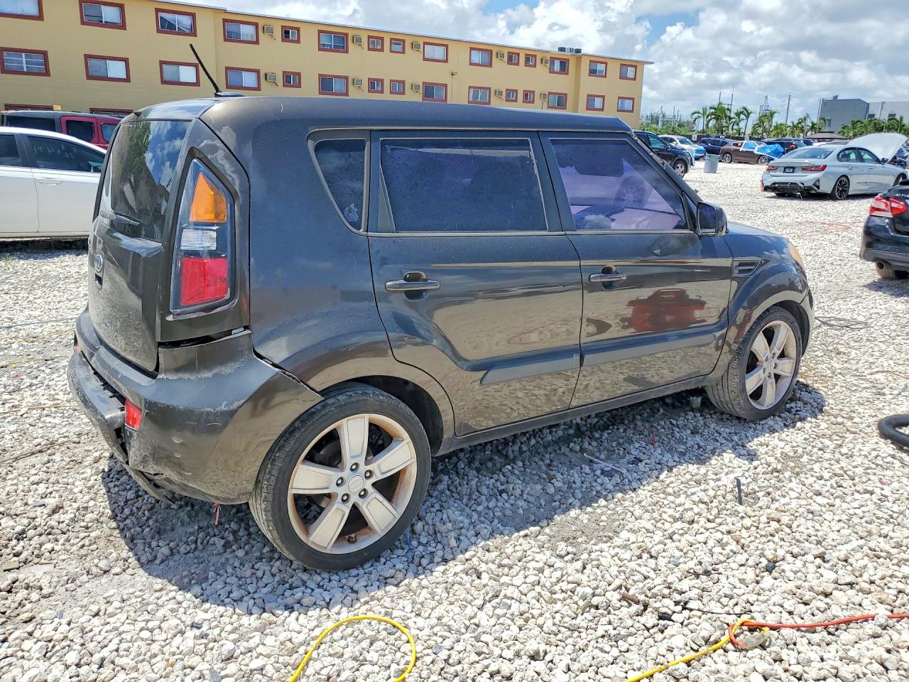 KNDJT2A21B7314077 · 2011 KIA SOUL · 3/12