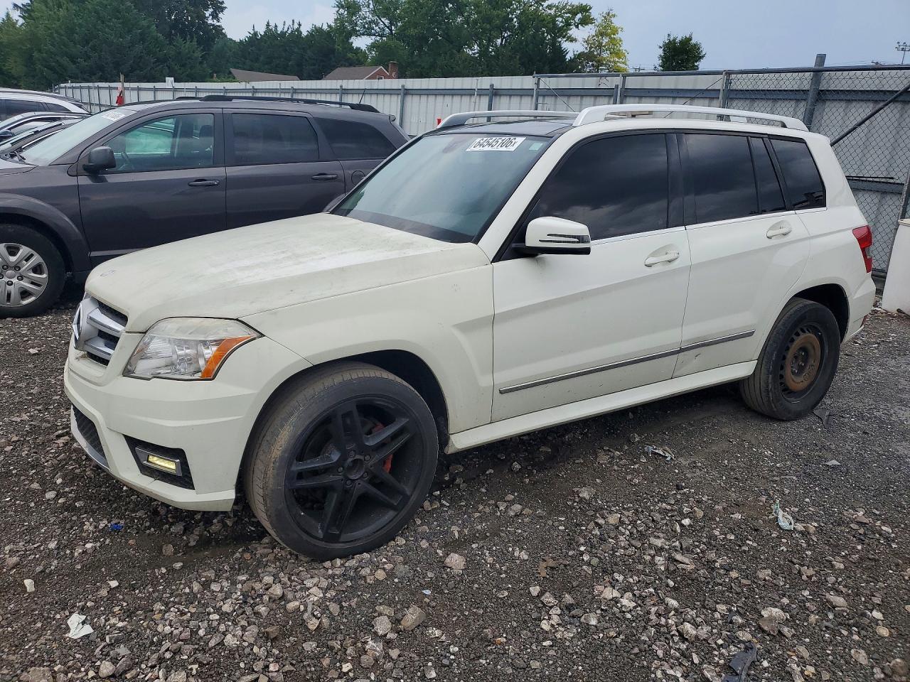 WDCGG5GB0BF592136 · 2011 MERCEDES-BENZ GLK