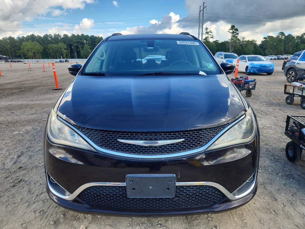 2C4RC1BG8HR734028 · 2017 CHRYSLER PACIFICA · 5/13