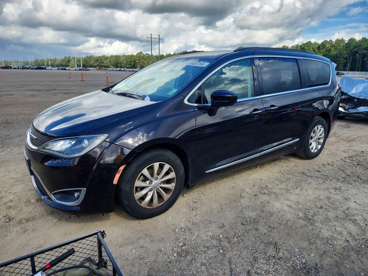 2C4RC1BG8HR734028 · 2017 CHRYSLER PACIFICA