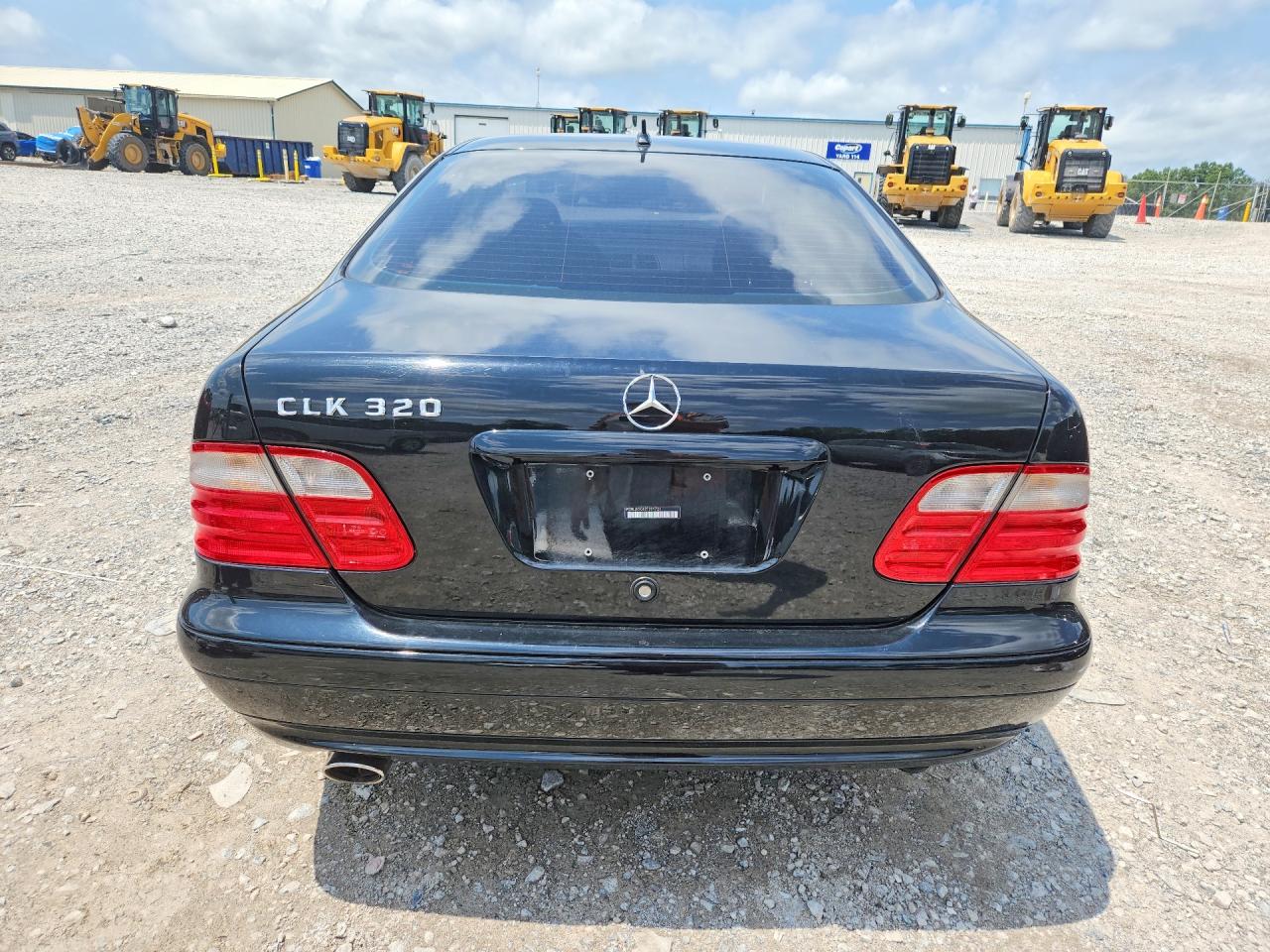 WDBLJ65G62F201726 · 2002 MERCEDES-BENZ CLK · 6/12