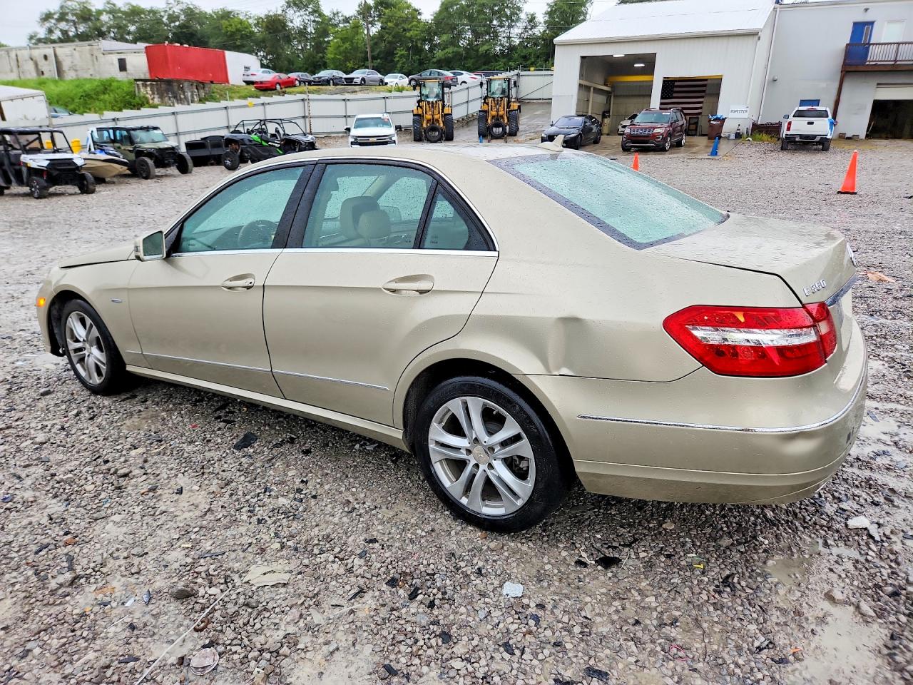 WDDHF2EB5BA343056 · 2011 MERCEDES-BENZ E · 2/12