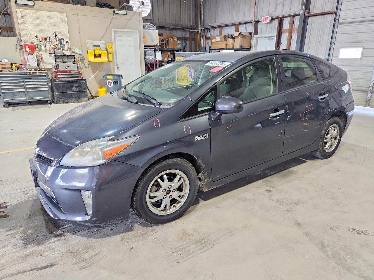 2013 TOYOTA PRIUS PLUG-IN HYBRID