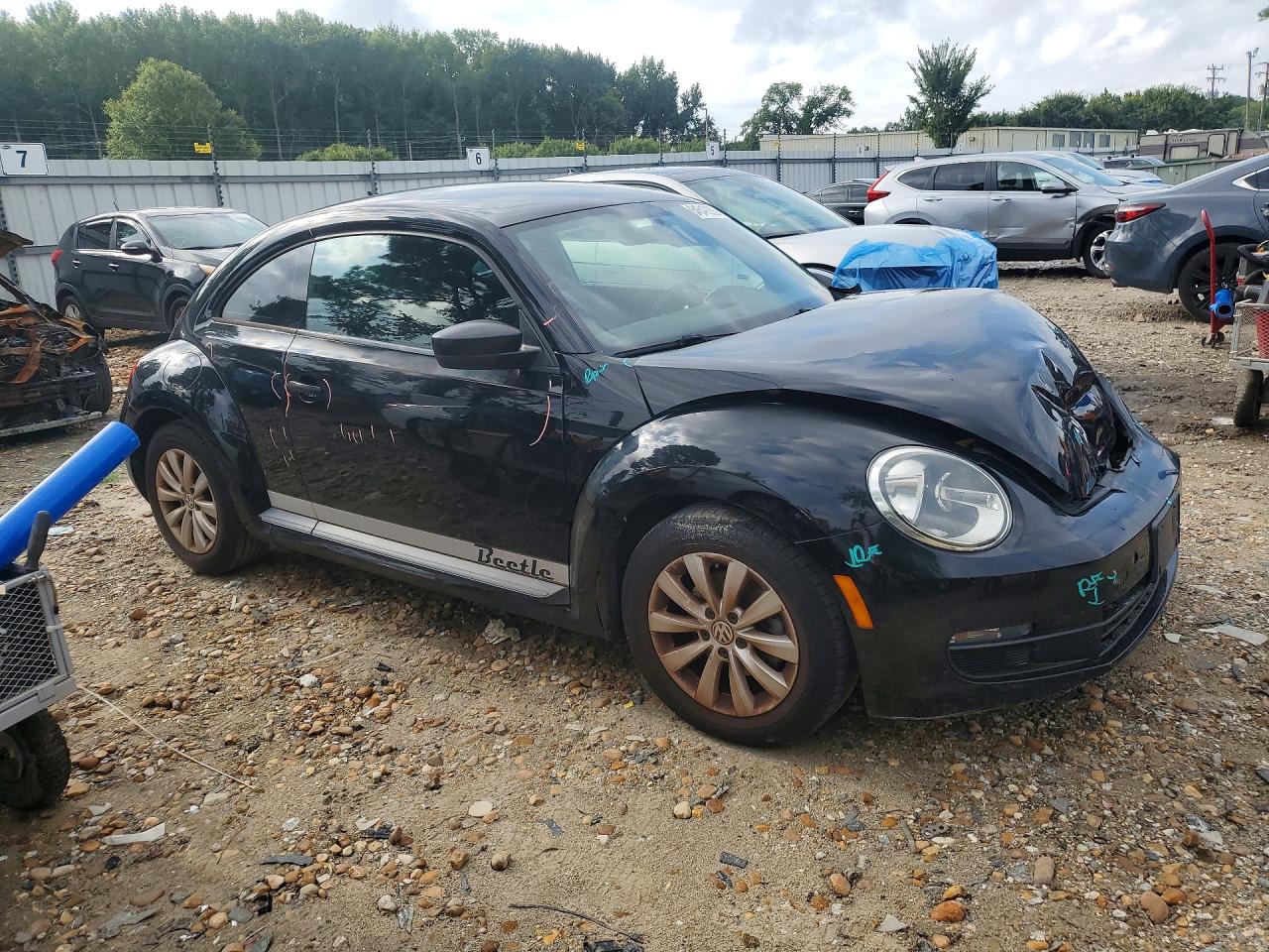3VWF17AT7FM631842 · 2015 VOLKSWAGEN BEETLE · 4/12