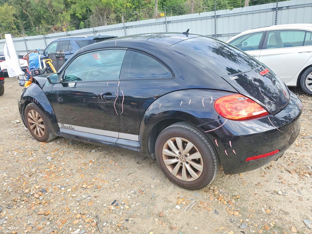 3VWF17AT7FM631842 · 2015 VOLKSWAGEN BEETLE · 2/12
