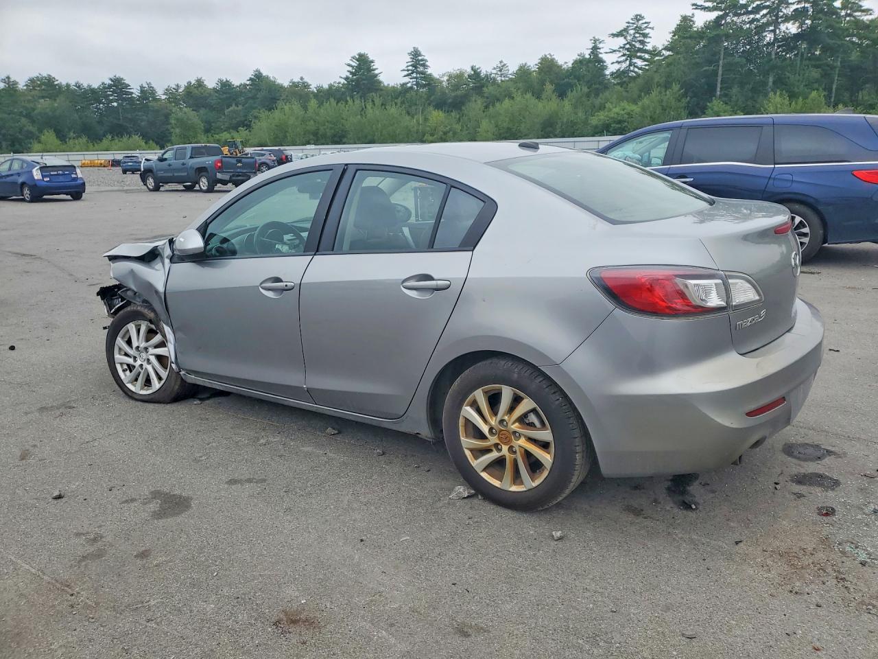 JM1BL1W80C1647127 · 2012 MAZDA 3 · 2/13