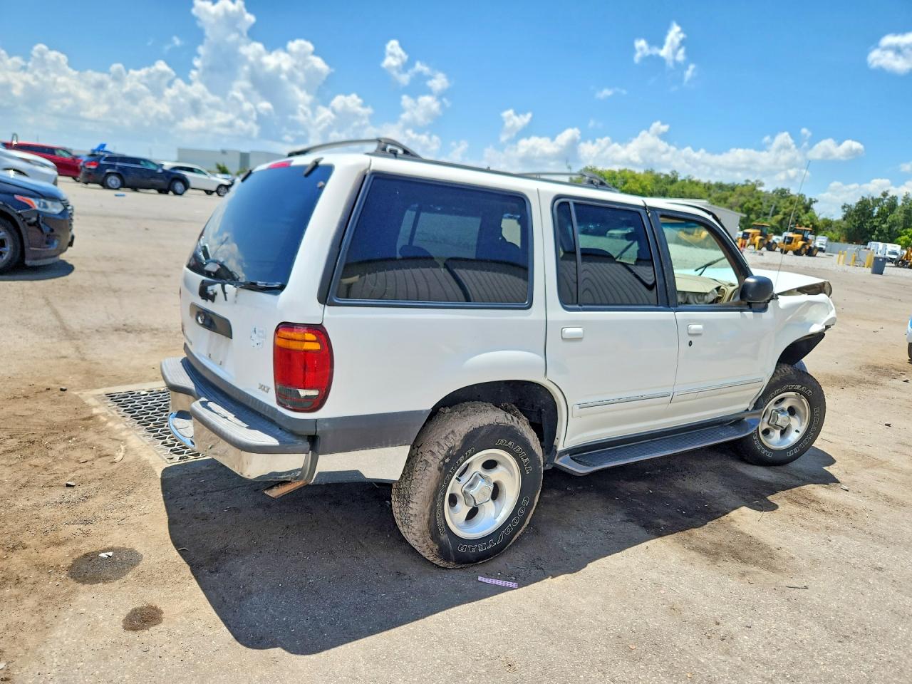 1FMZU32X2XZB37871 · 1999 FORD EXPLORER · 3/13