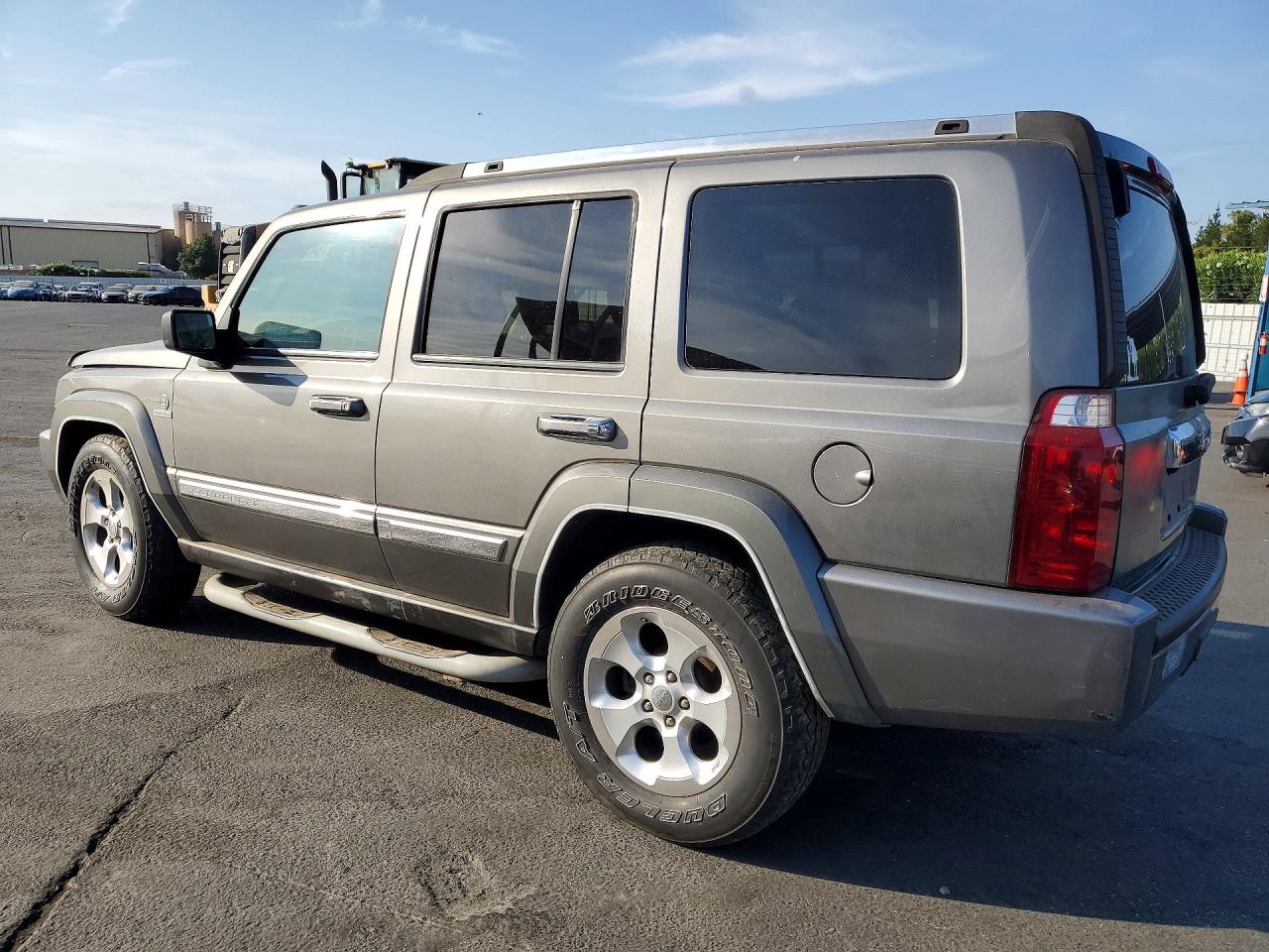 1J8HG58NX7C654856 · 2007 JEEP COMMANDER · 2/13