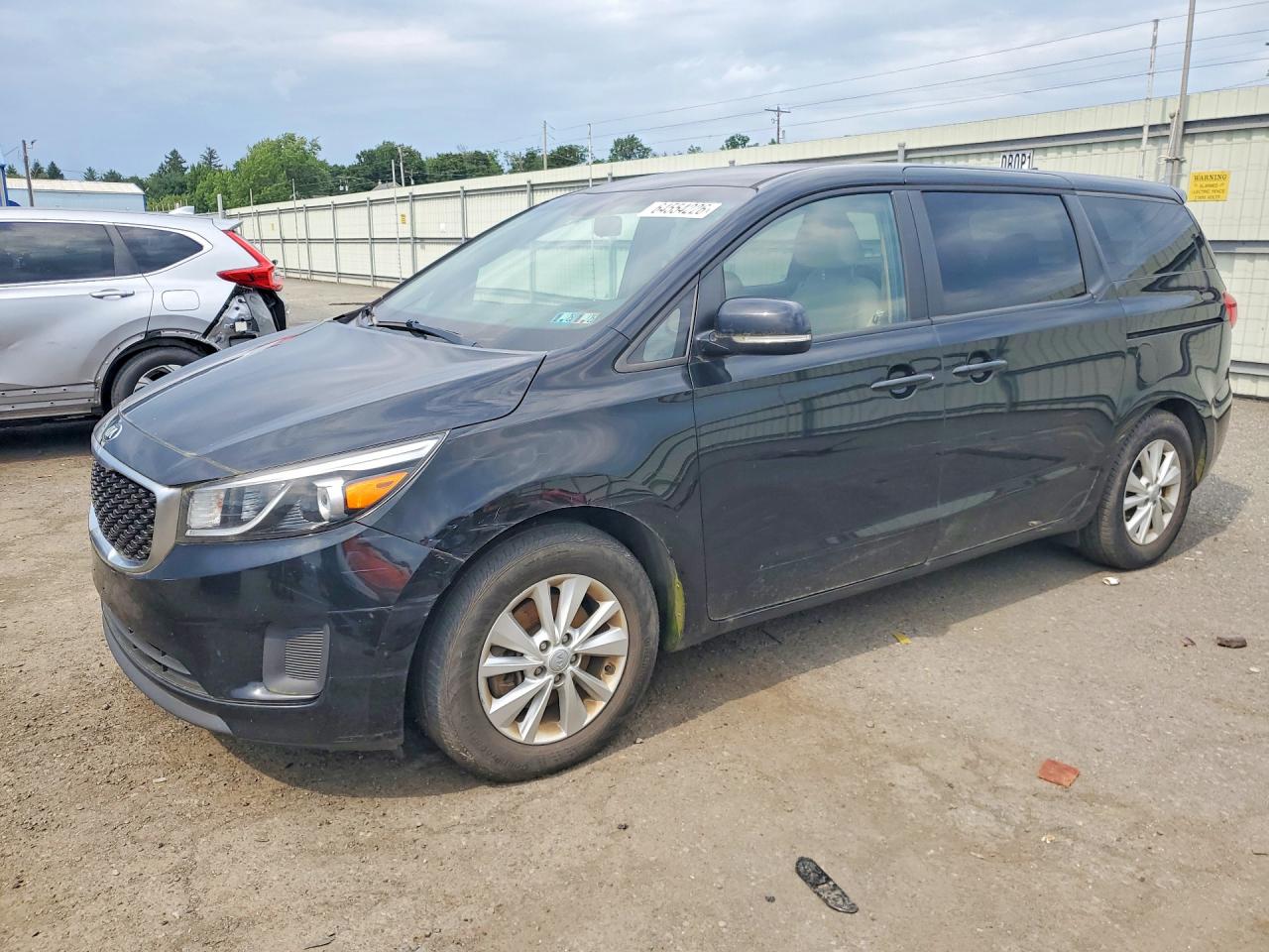 KNDMB5C19H6225913 · 2017 KIA SEDONA