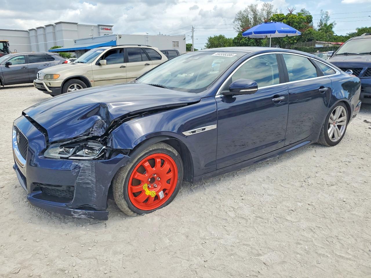 SAJWA1C7XK8W19636 · 2019 JAGUAR XJ