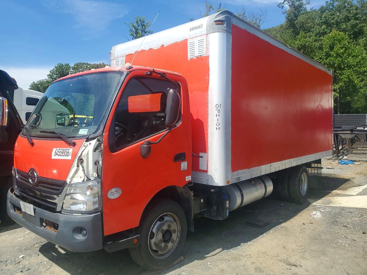 2017 HINO 195