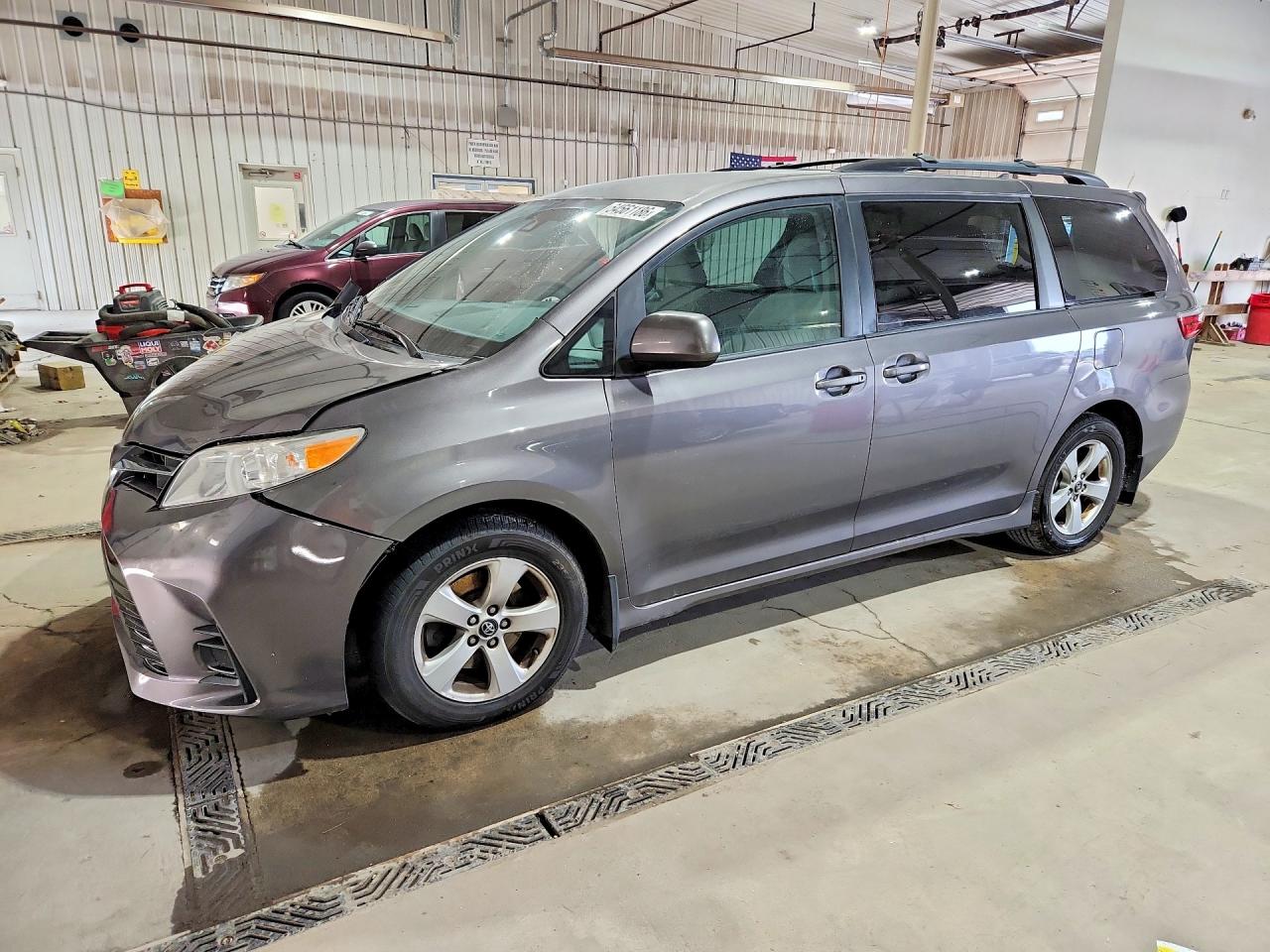 2018 TOYOTA SIENNA