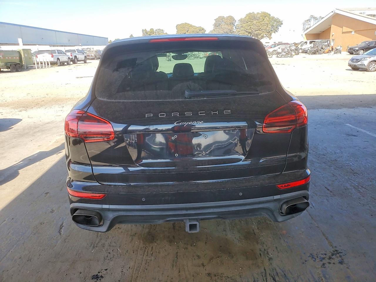 WP1AA2A25GKA12140 · 2016 PORSCHE CAYENNE · 6/13