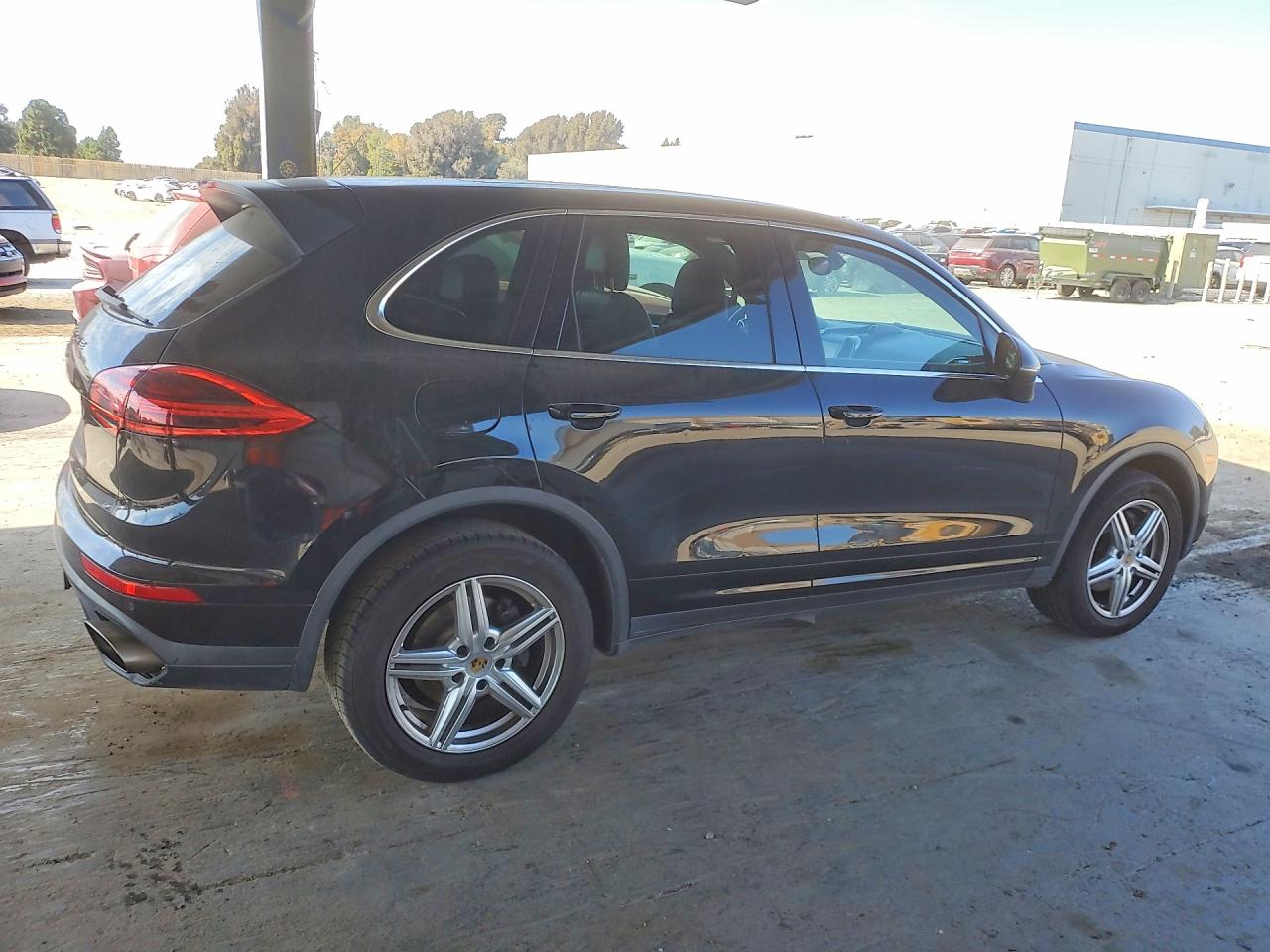WP1AA2A25GKA12140 · 2016 PORSCHE CAYENNE · 3/13