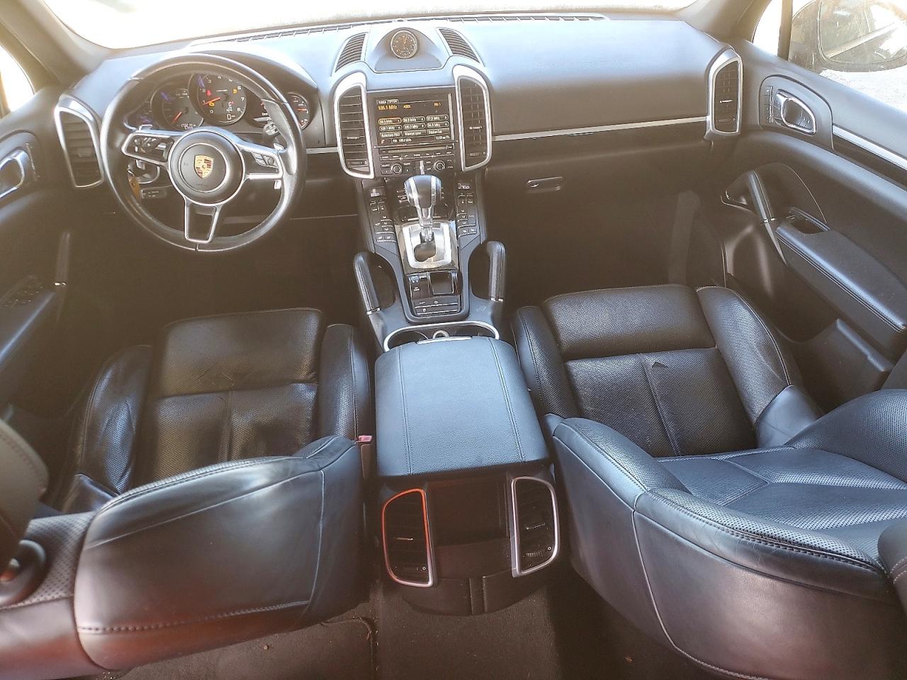 WP1AA2A25GKA12140 · 2016 PORSCHE CAYENNE · 8/13