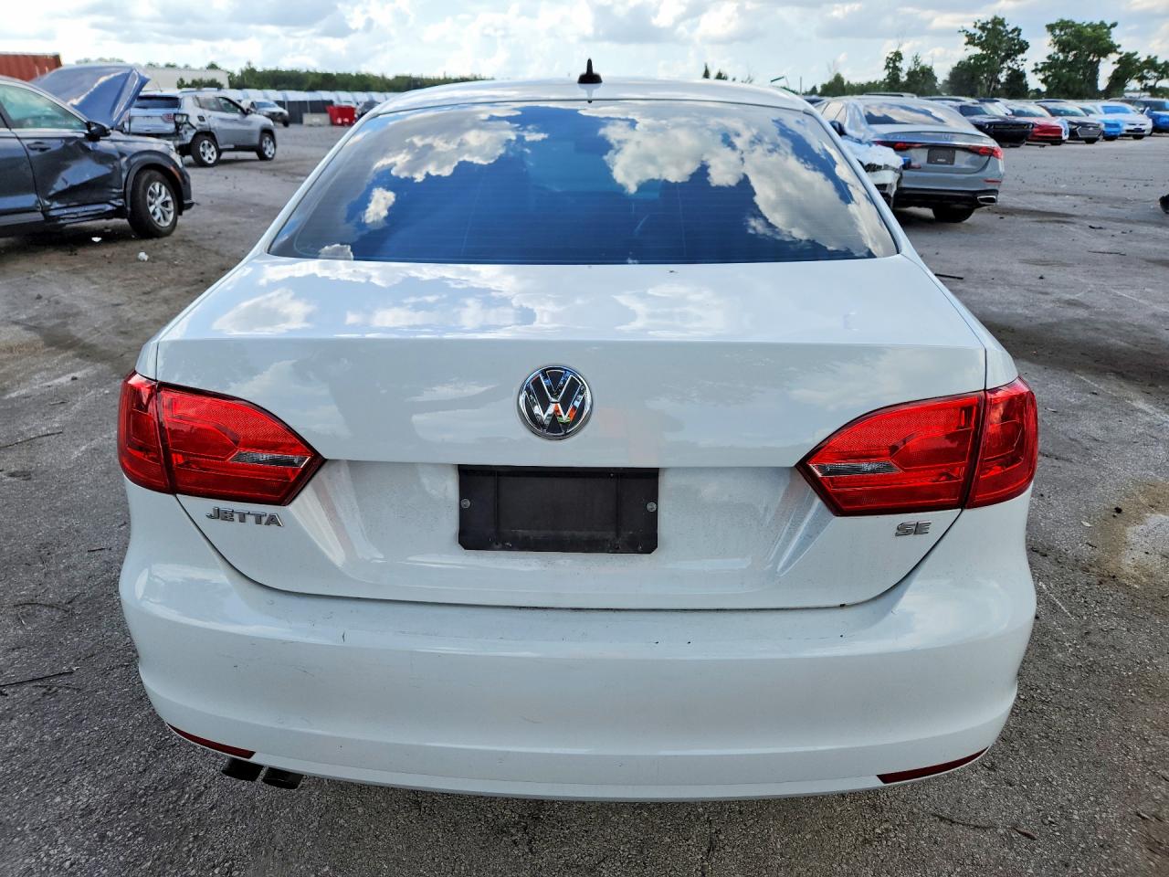 3VWD17AJ4EM403303 · 2014 VOLKSWAGEN JETTA · 6/12