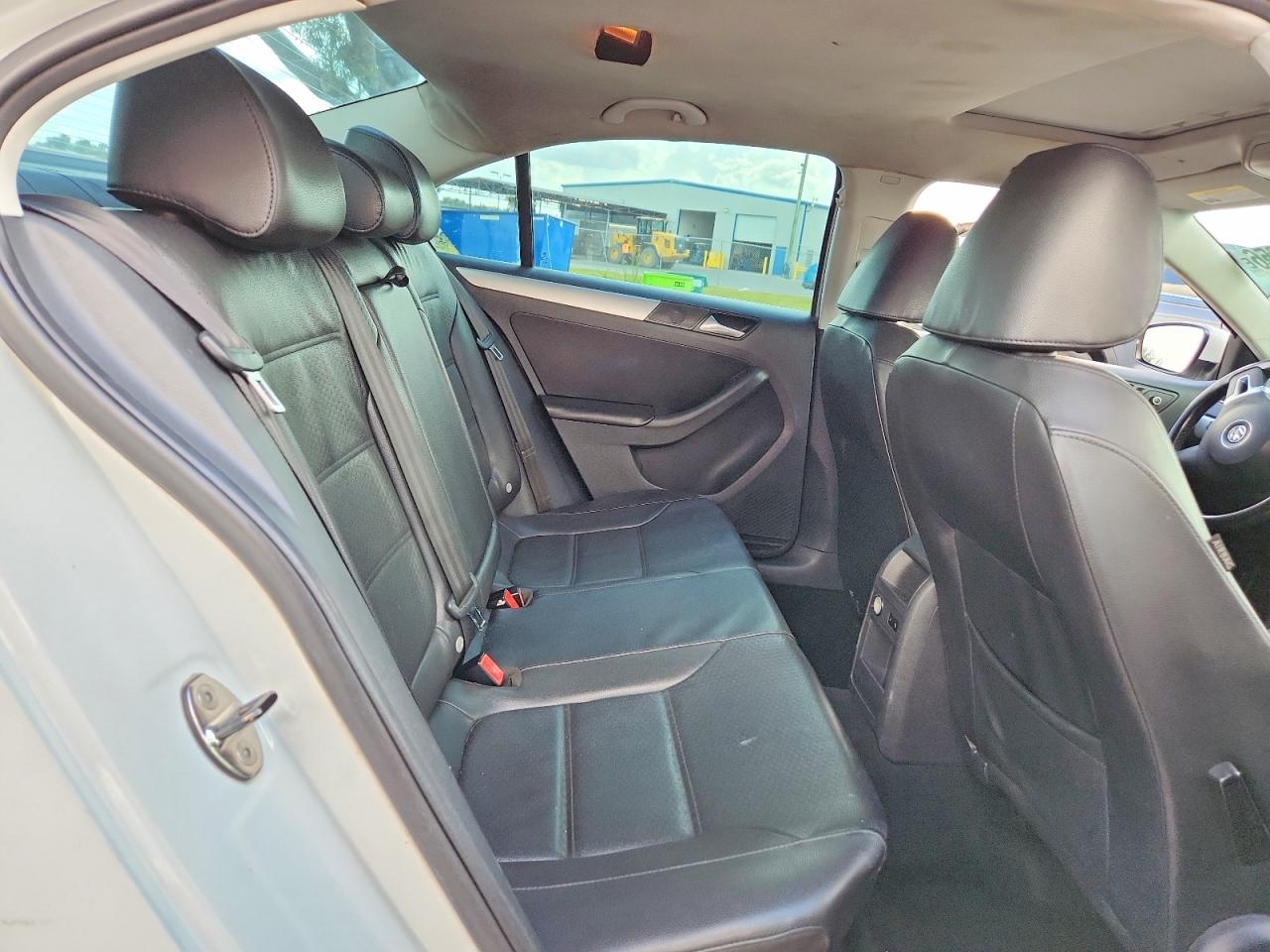 3VWD17AJ4EM403303 · 2014 VOLKSWAGEN JETTA · 10/12