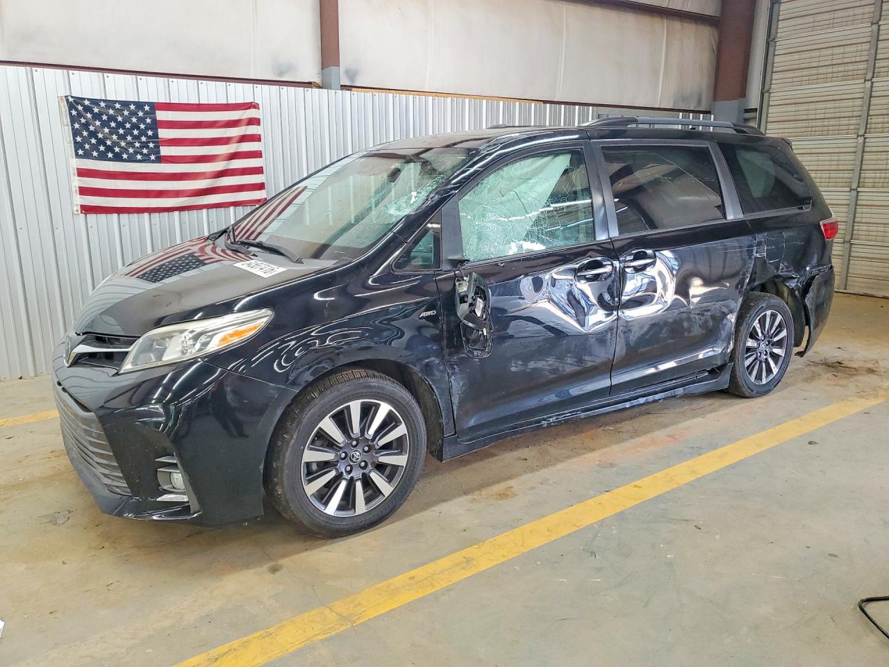 5TDDZ3DC3LS236897 · 2020 TOYOTA SIENNA