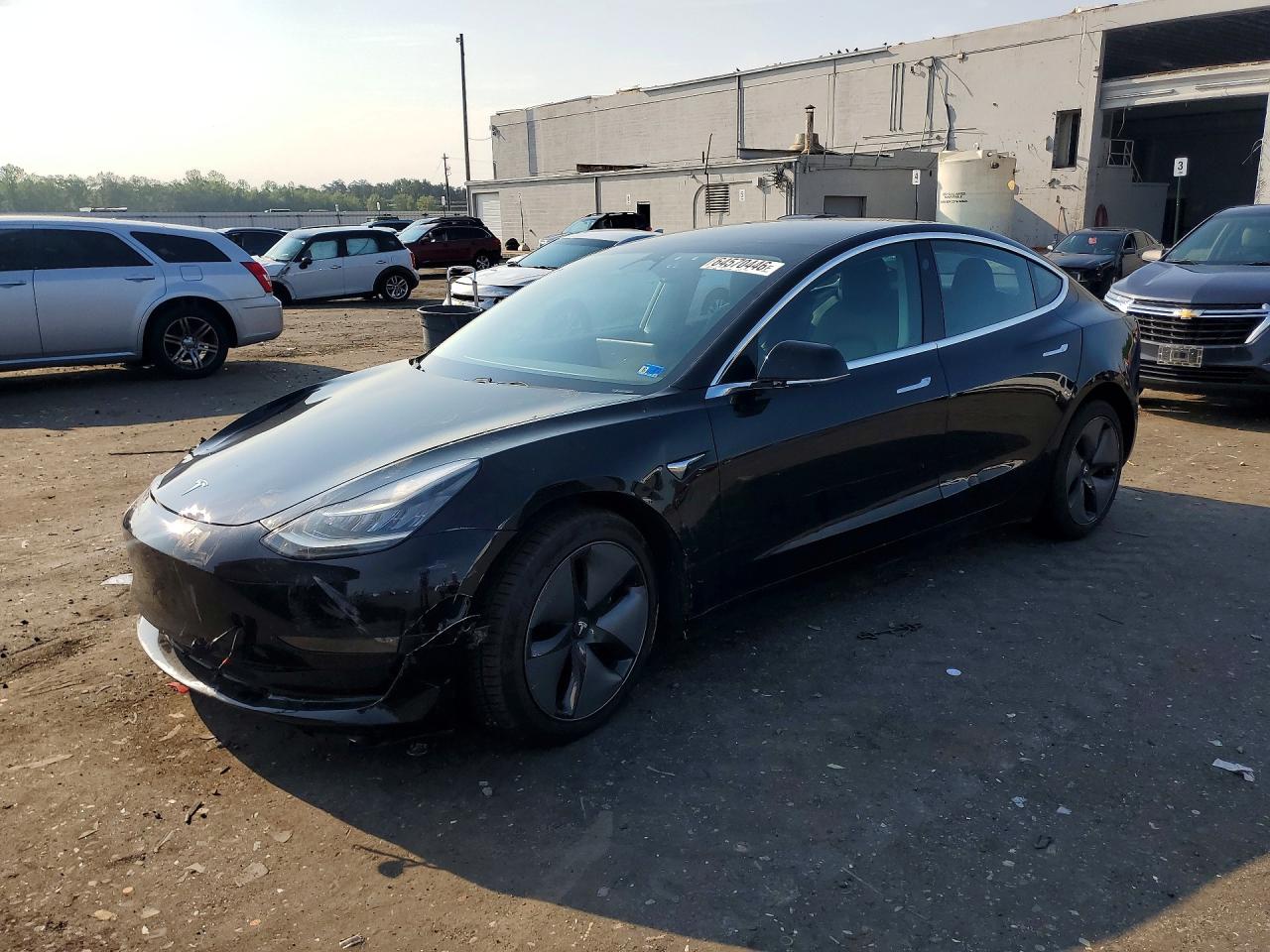 5YJ3E1EB8JF182354 · 2018 TESLA MODEL 3