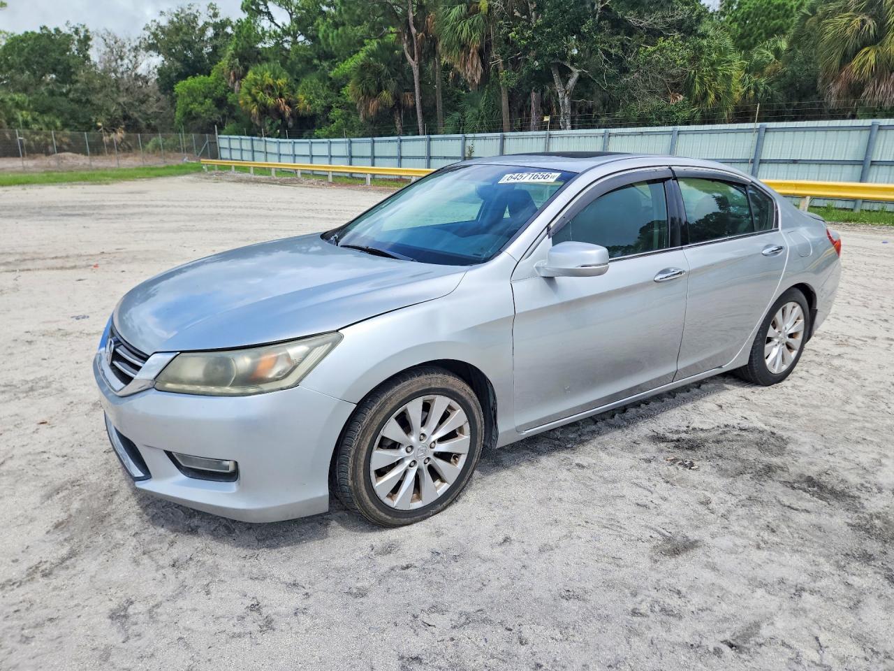 1HGCR3F83DA002828 · 2013 HONDA ACCORD