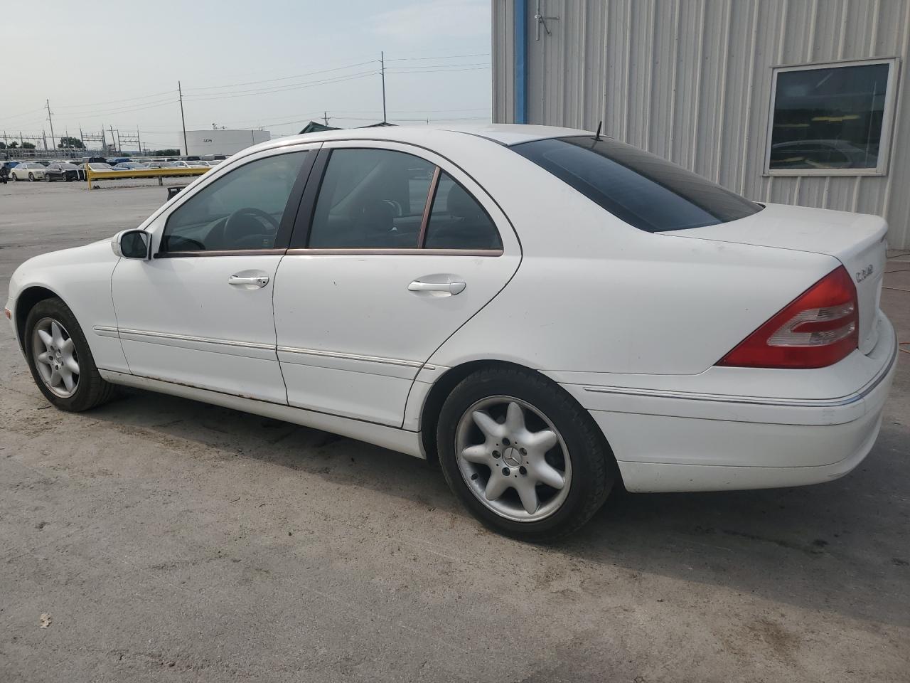 WDBRF61J41F093330 · 2001 MERCEDES-BENZ C · 2/12