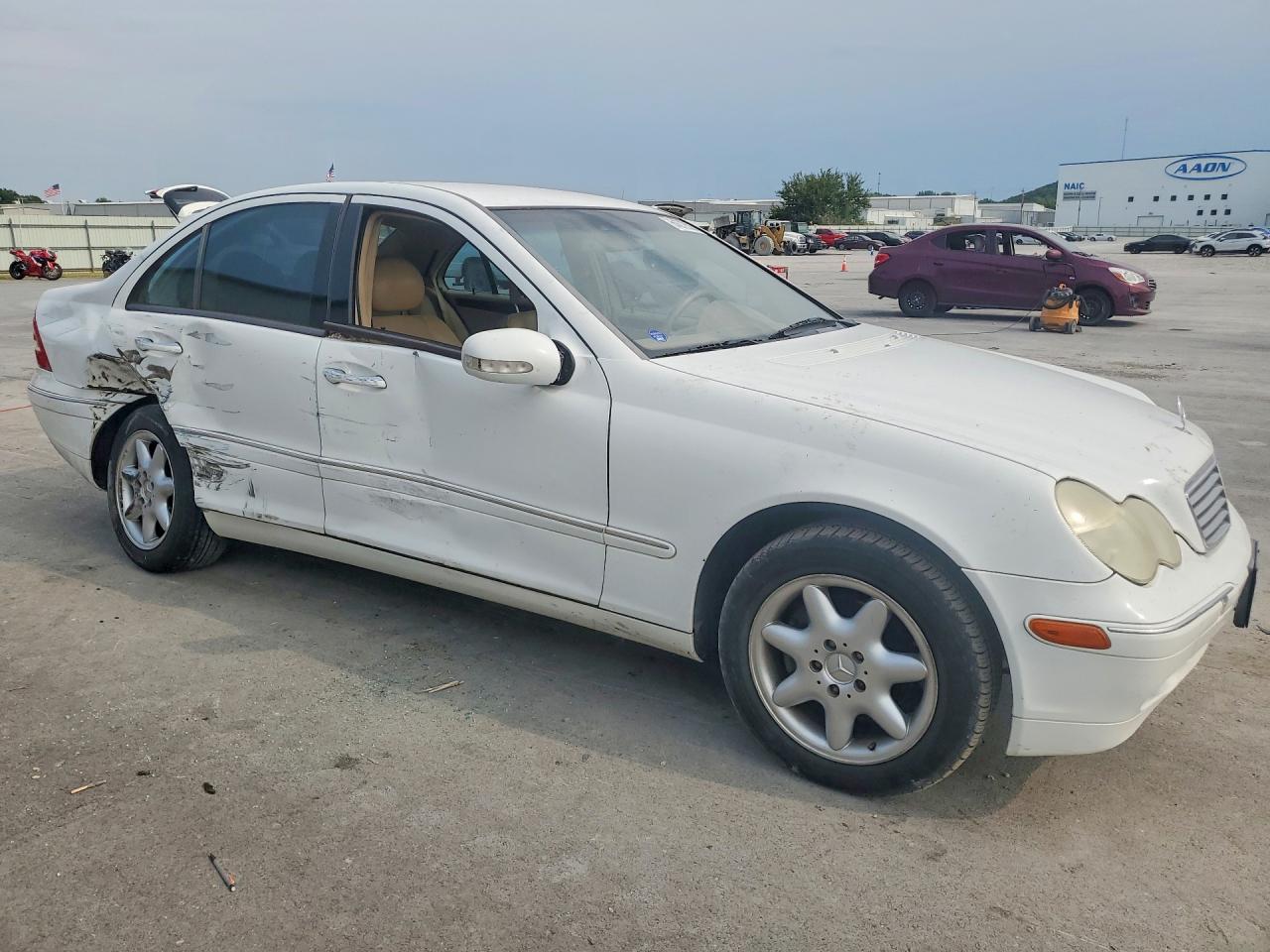 WDBRF61J41F093330 · 2001 MERCEDES-BENZ C · 4/12