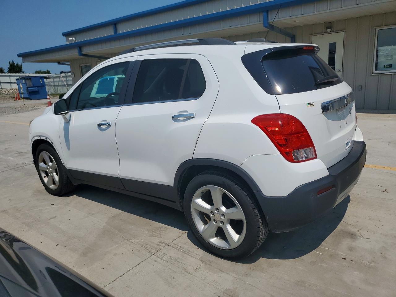 3GNCJMSB2GL204738 · 2016 CHEVROLET TRAX · 2/13
