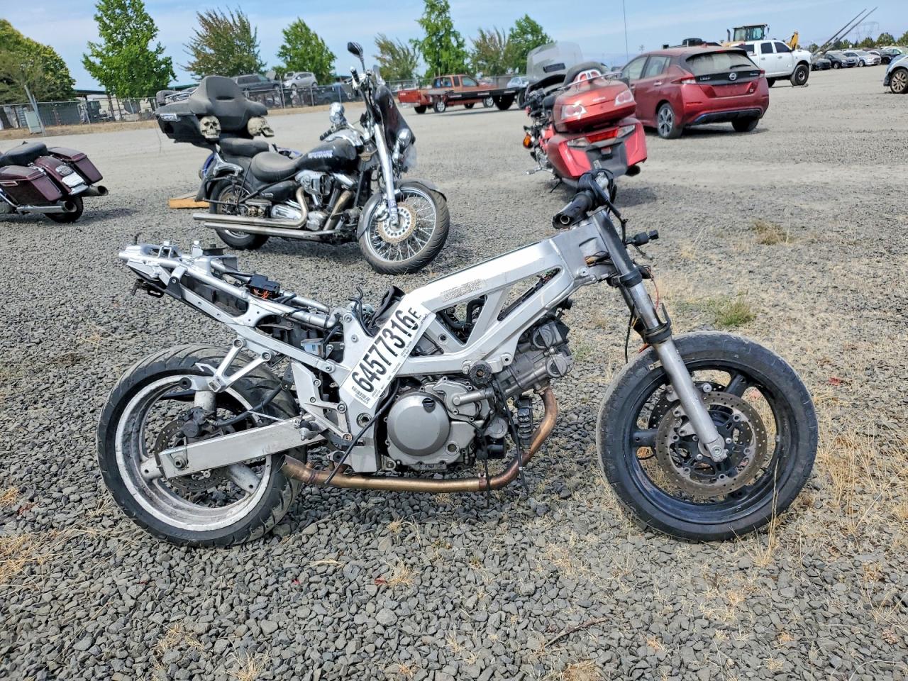 JS1VP53A842100452 · 2004 SUZUKI SV650