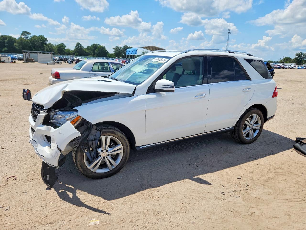 4JGDA5JB9FA557855 · 2015 MERCEDES-BENZ ML