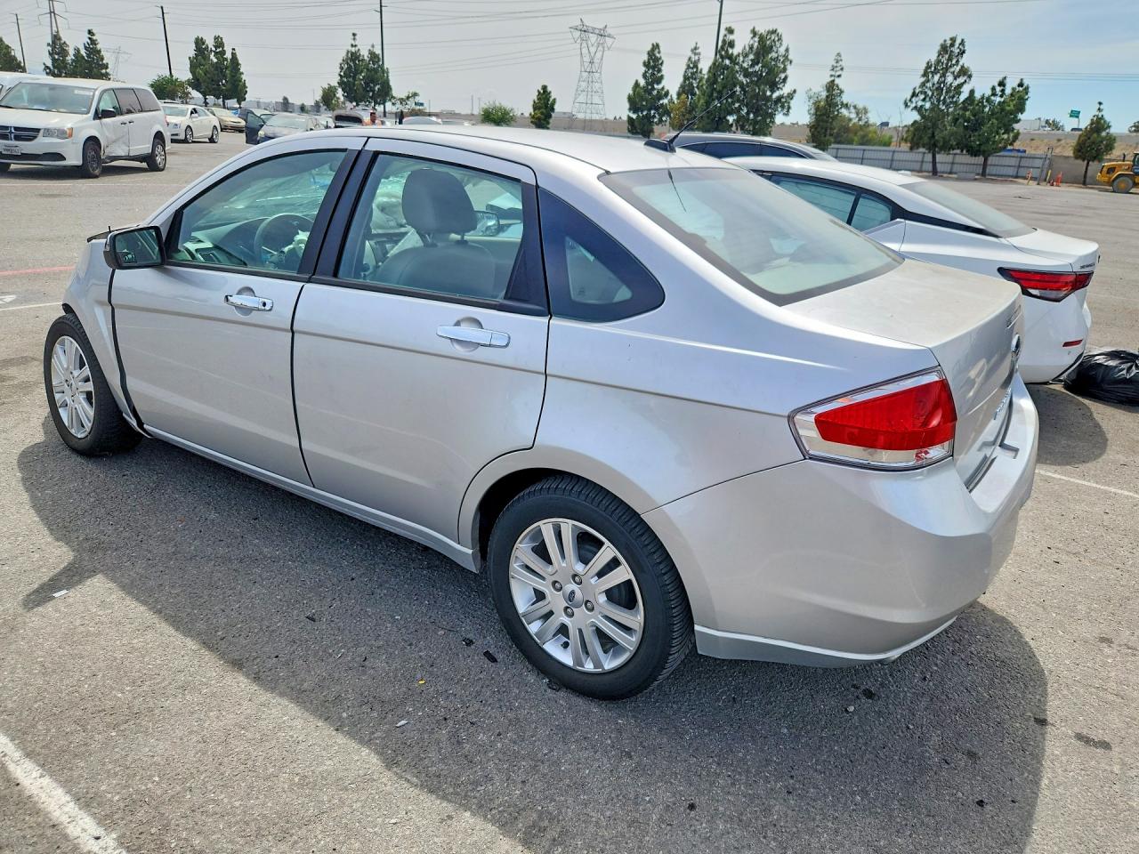 1FAHP3HN1AW292262 · 2010 FORD FOCUS · 2/13