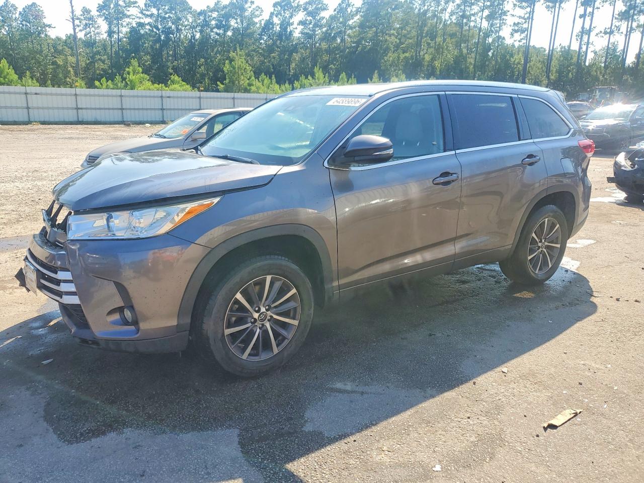 5TDKZRFH1JS534784 · 2018 TOYOTA HIGHLANDER