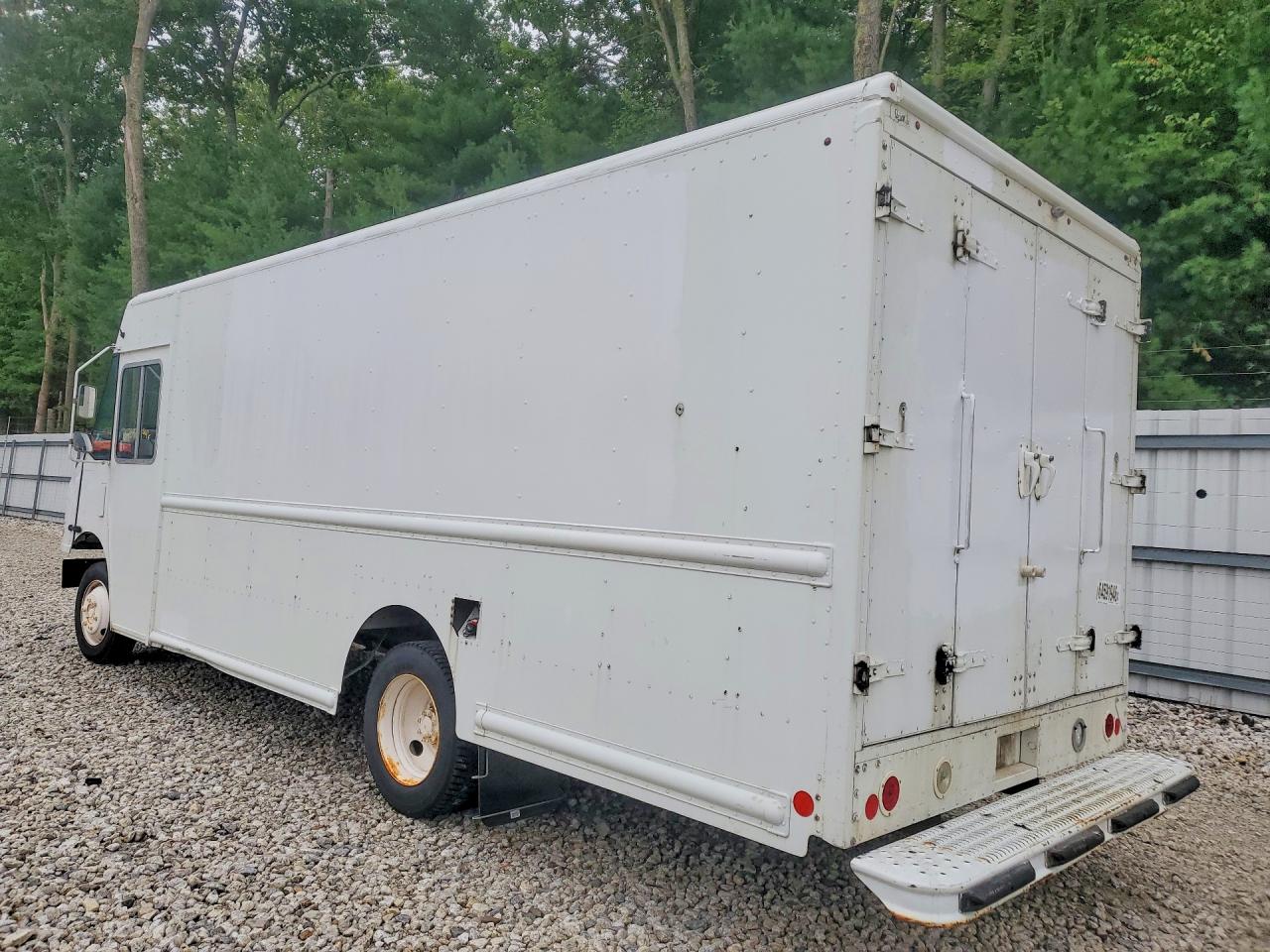 4UZAC2DV5GCHX0599 · 2016 FREIGHTLINER MT45 CHASSIS · 2/13