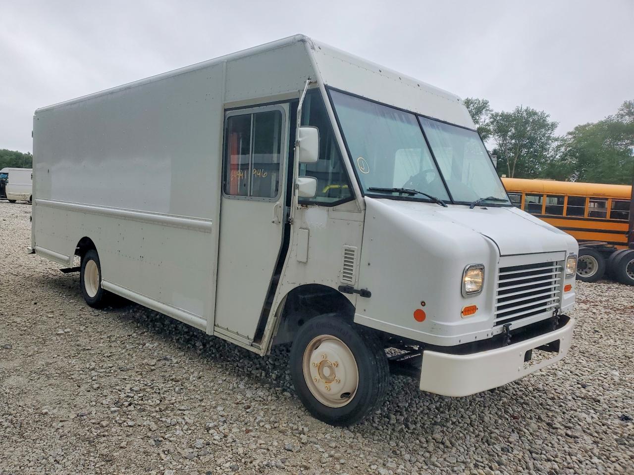 4UZAC2DV5GCHX0599 · 2016 FREIGHTLINER MT45 CHASSIS · 4/13