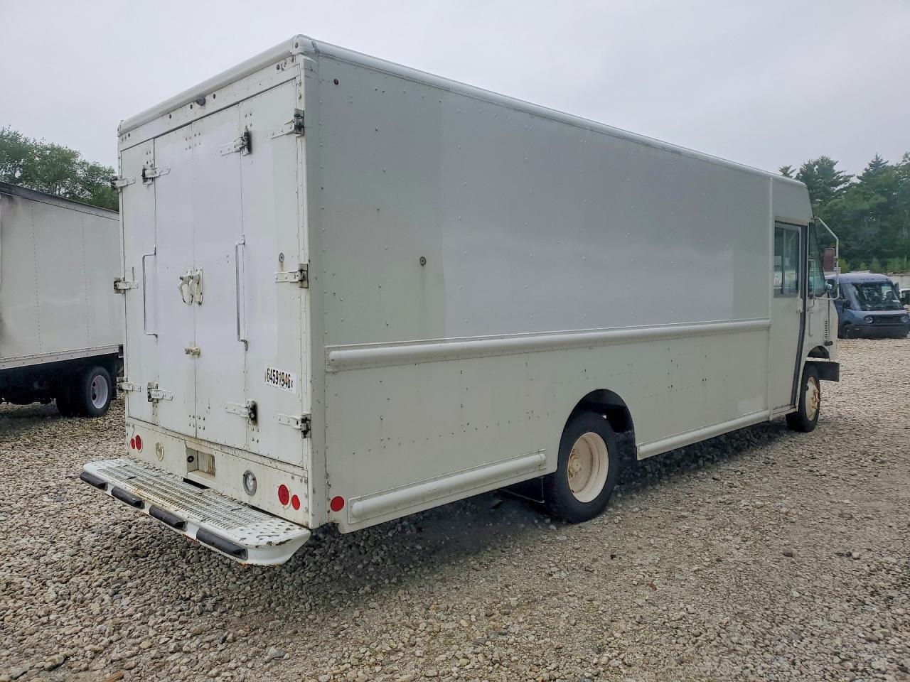 4UZAC2DV5GCHX0599 · 2016 FREIGHTLINER MT45 CHASSIS · 3/13