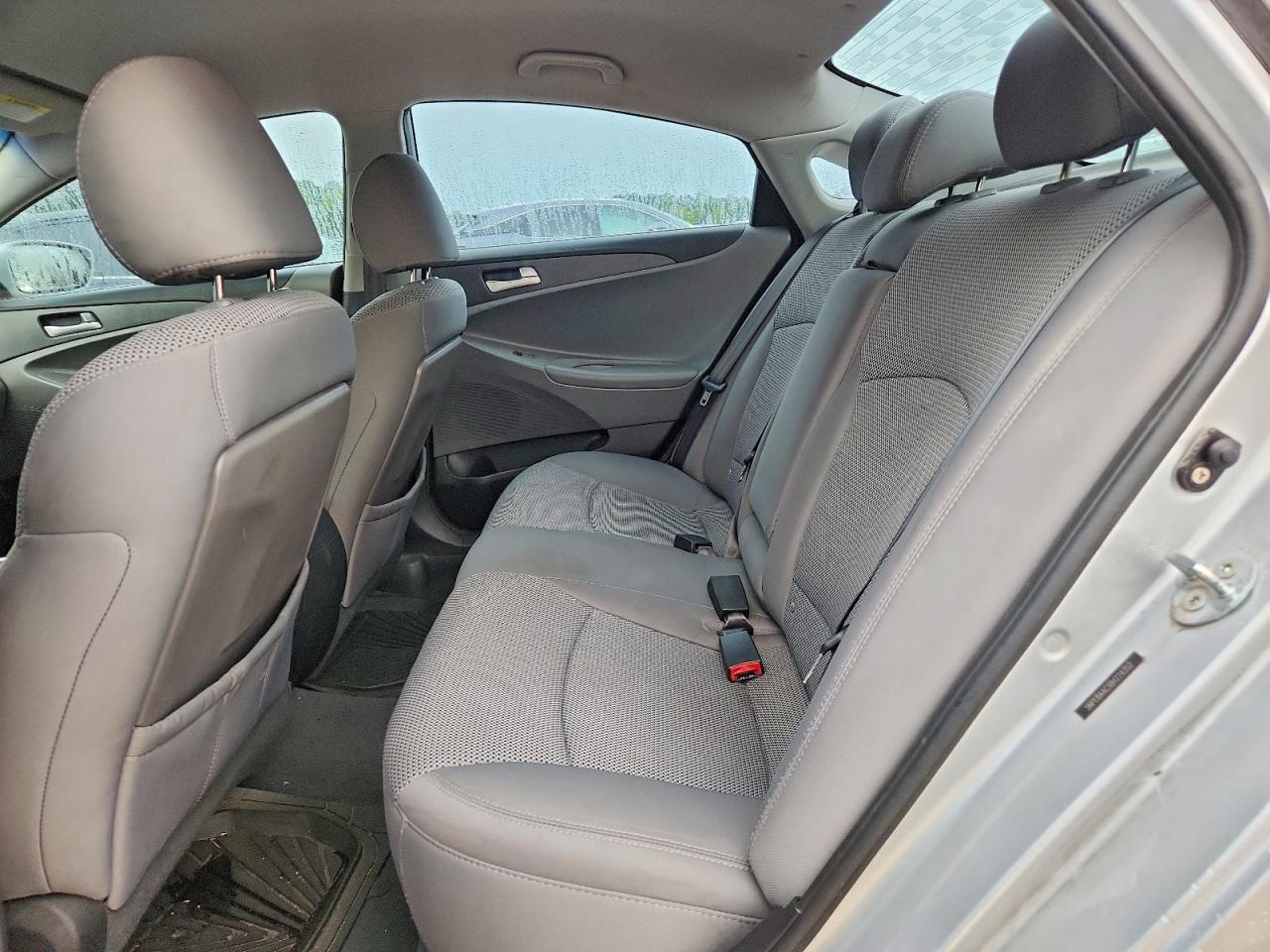 5NPEB4AC1BH224352 · 2011 HYUNDAI SONATA · 10/12