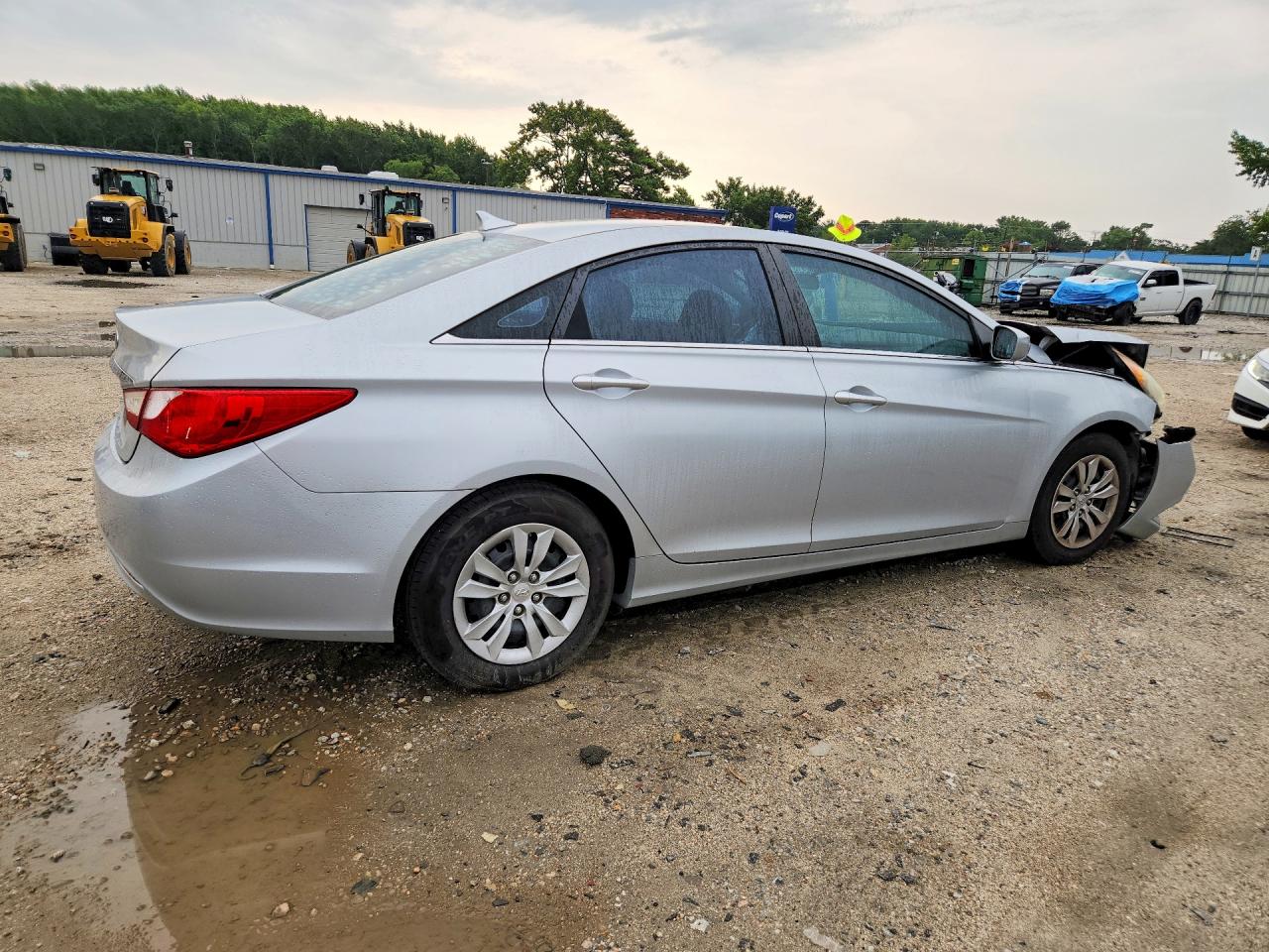 5NPEB4AC1BH224352 · 2011 HYUNDAI SONATA · 3/12