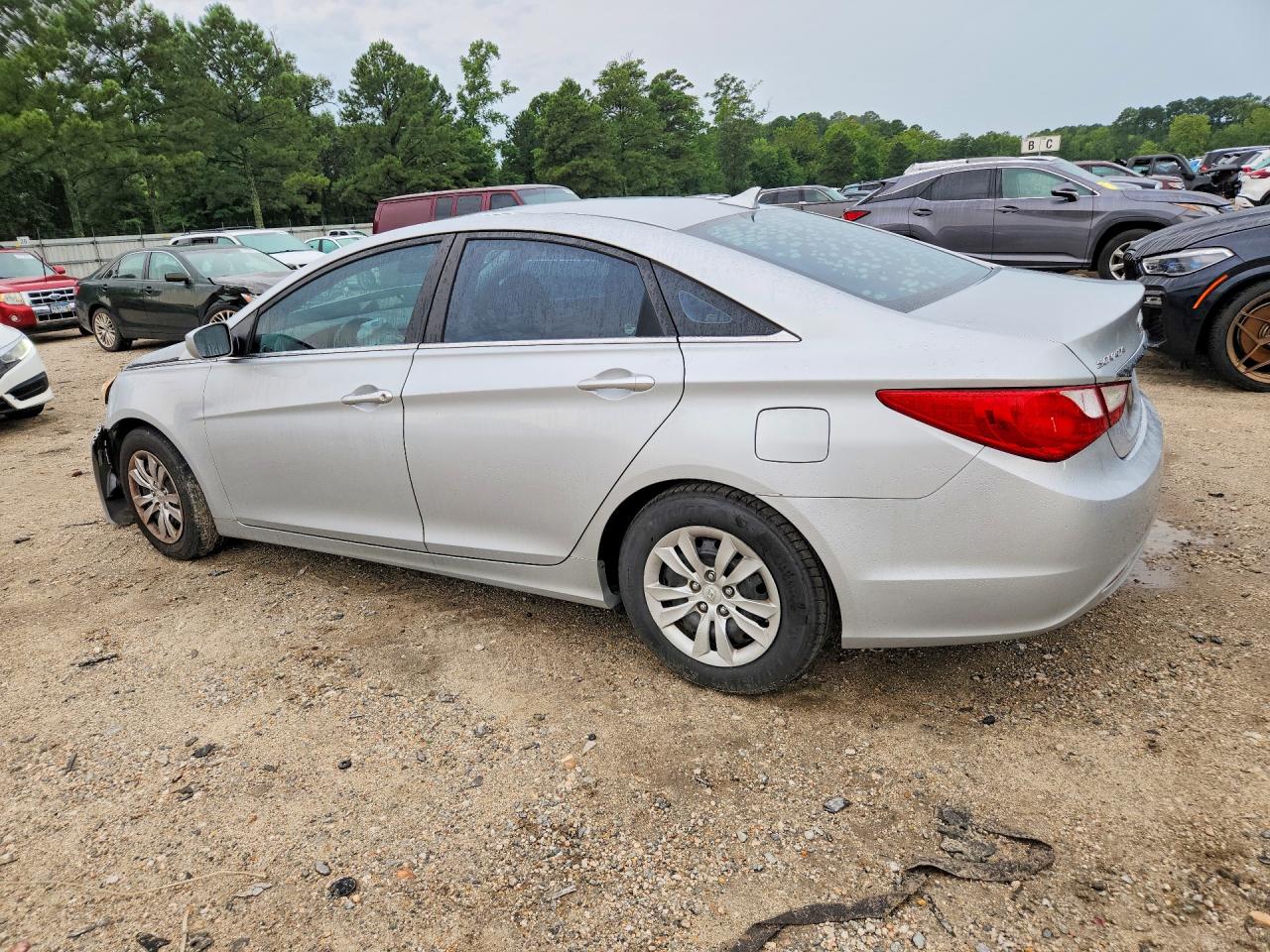5NPEB4AC1BH224352 · 2011 HYUNDAI SONATA · 2/12