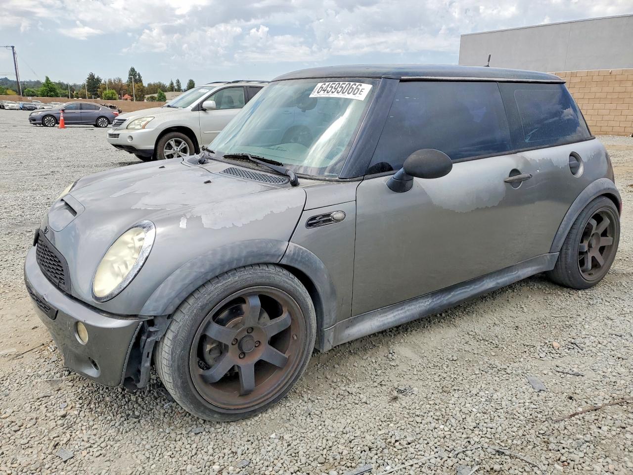 WMWRE335X5TL12461 · 2005 MINI COOPER