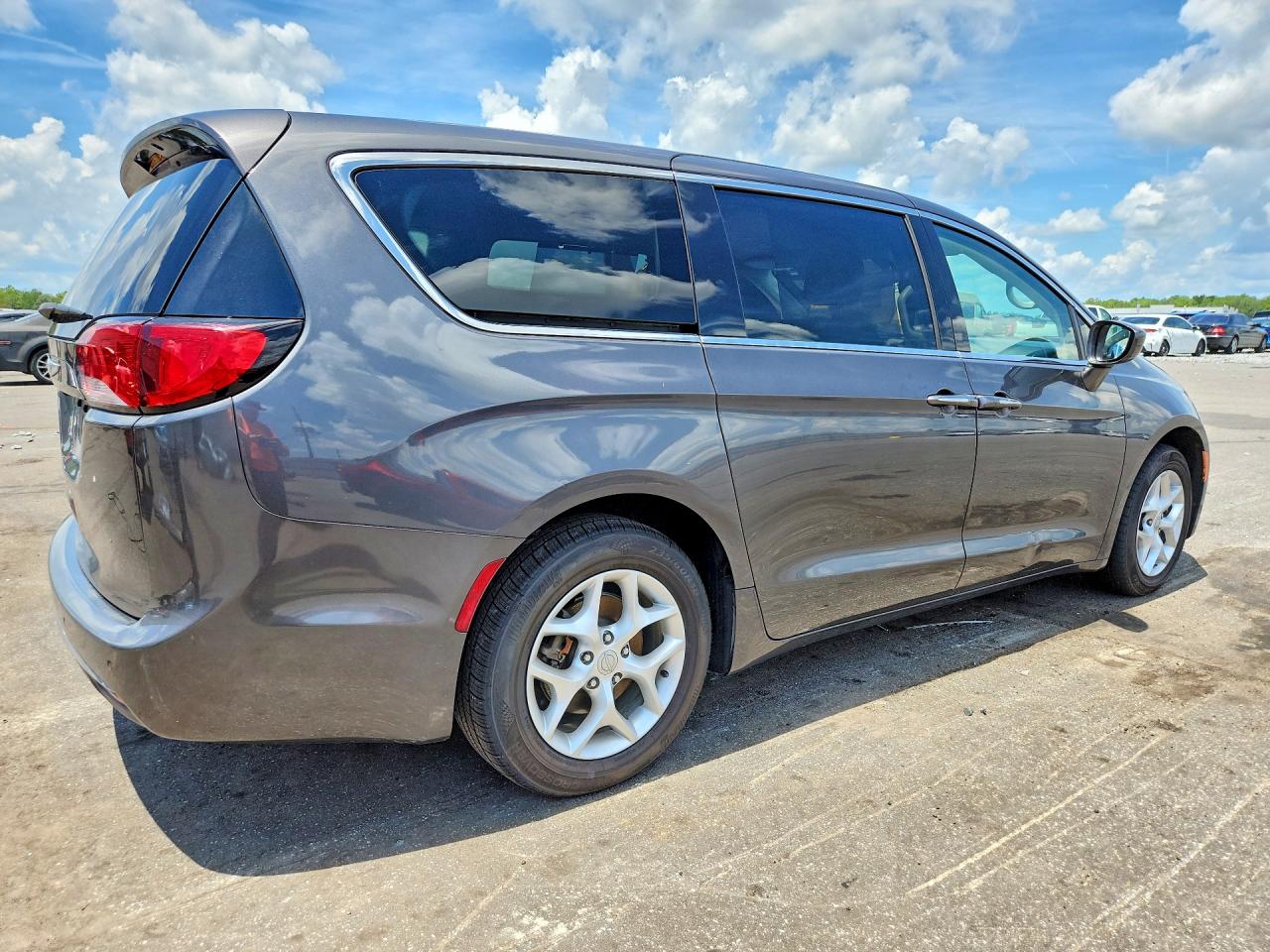 2C4RC1FG1JR107008 · 2018 CHRYSLER PACIFICA · 3/14