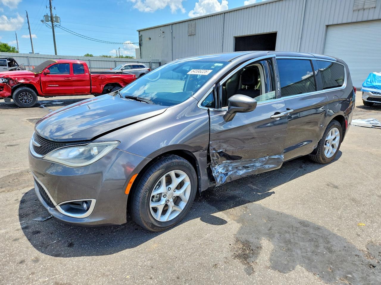 2C4RC1FG1JR107008 · 2018 CHRYSLER PACIFICA