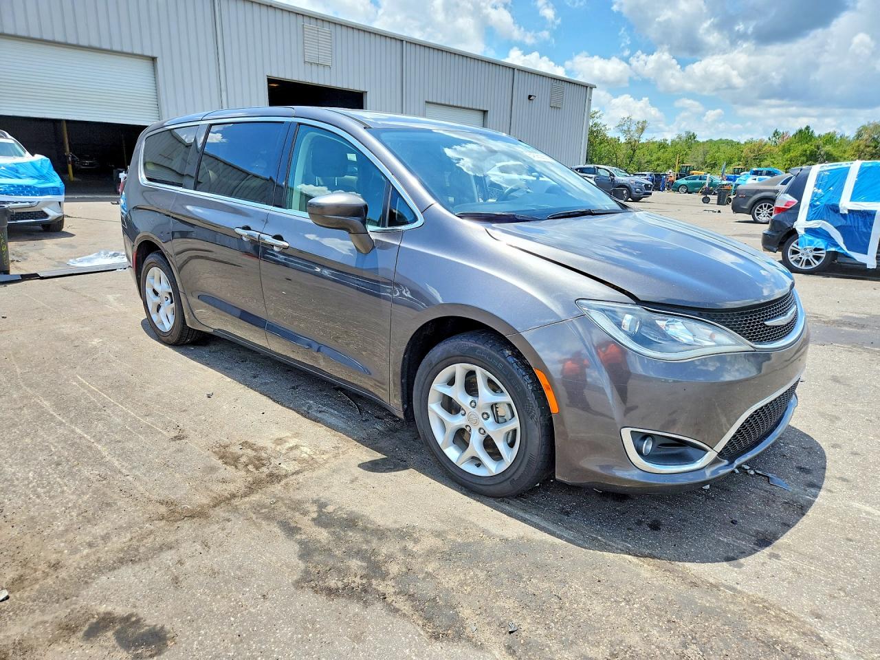 2C4RC1FG1JR107008 · 2018 CHRYSLER PACIFICA · 4/14