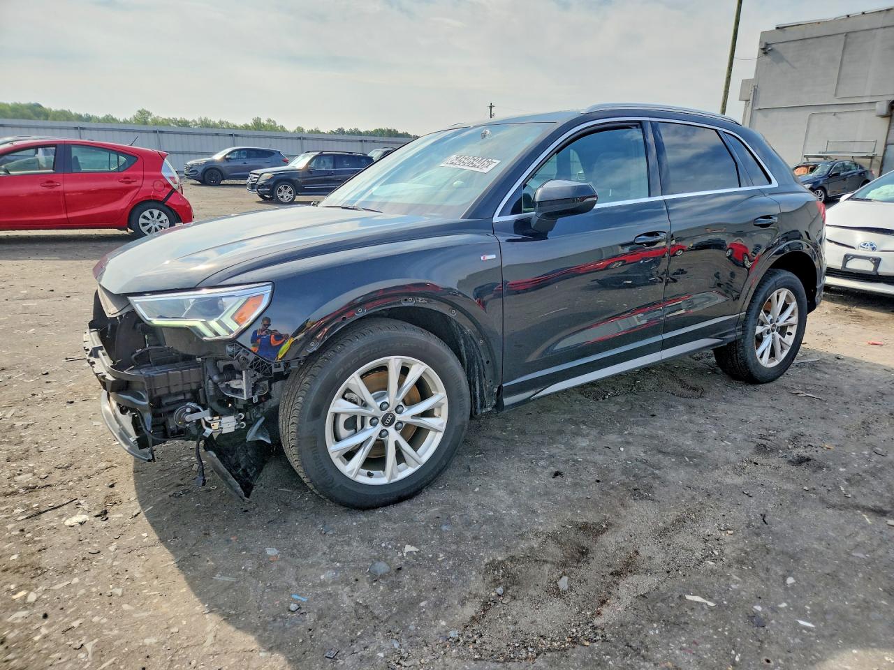 WA1DECF30S1048000 · 2025 AUDI Q3
