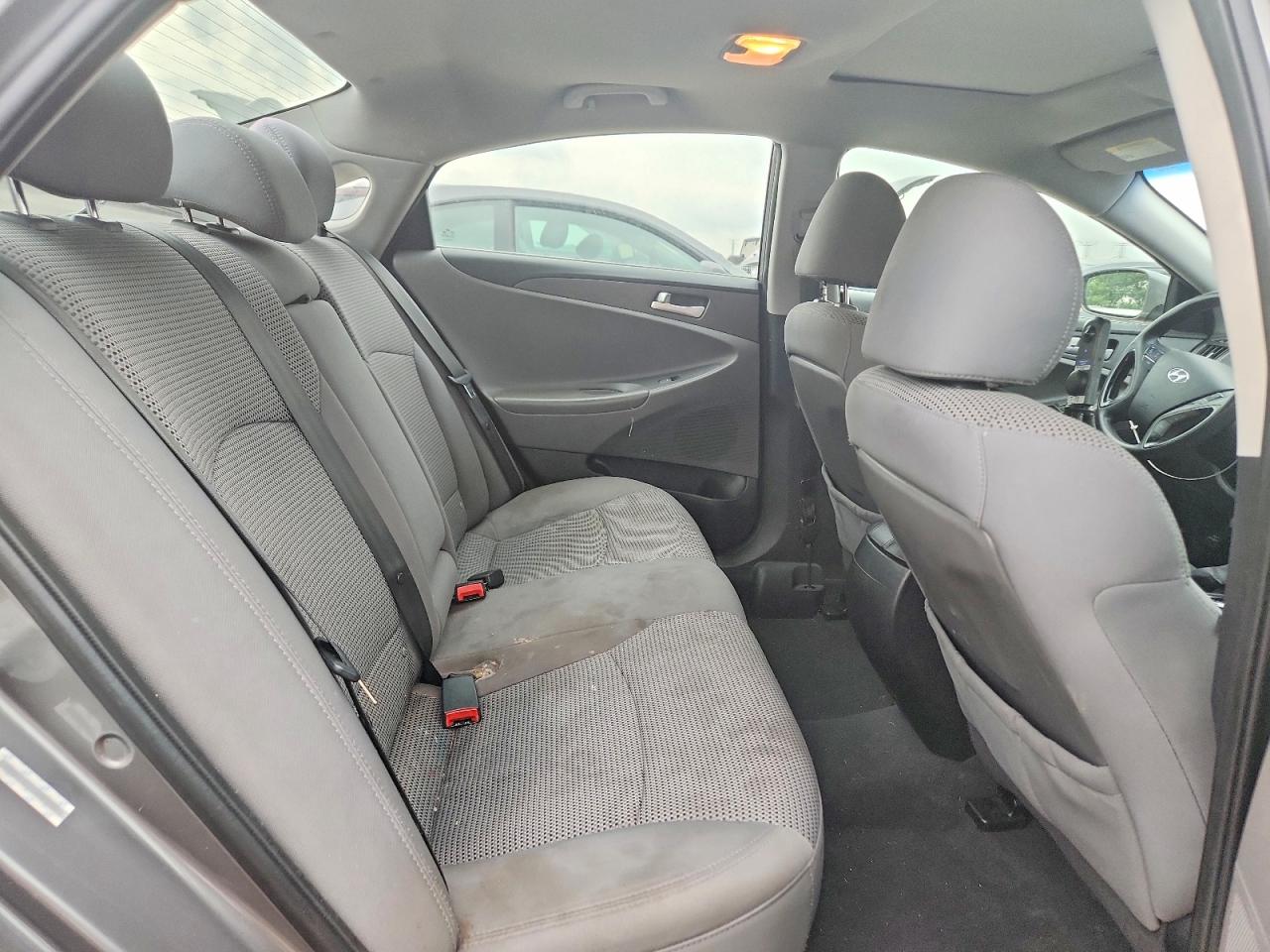 5NPEB4AC9BH029275 · 2011 HYUNDAI SONATA · 10/13