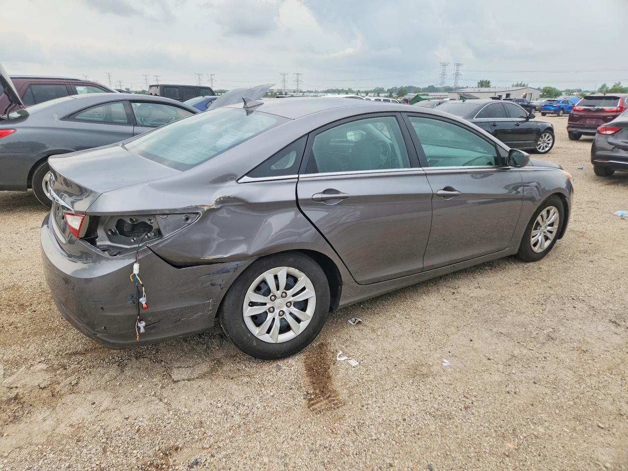 5NPEB4AC9BH029275 · 2011 HYUNDAI SONATA · 3/13