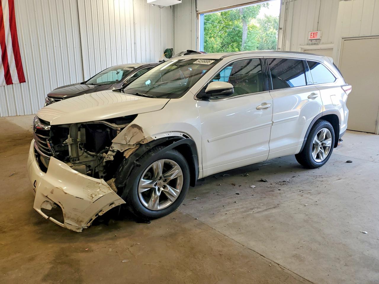 5TDDKRFH1FS182567 · 2015 TOYOTA HIGHLANDER