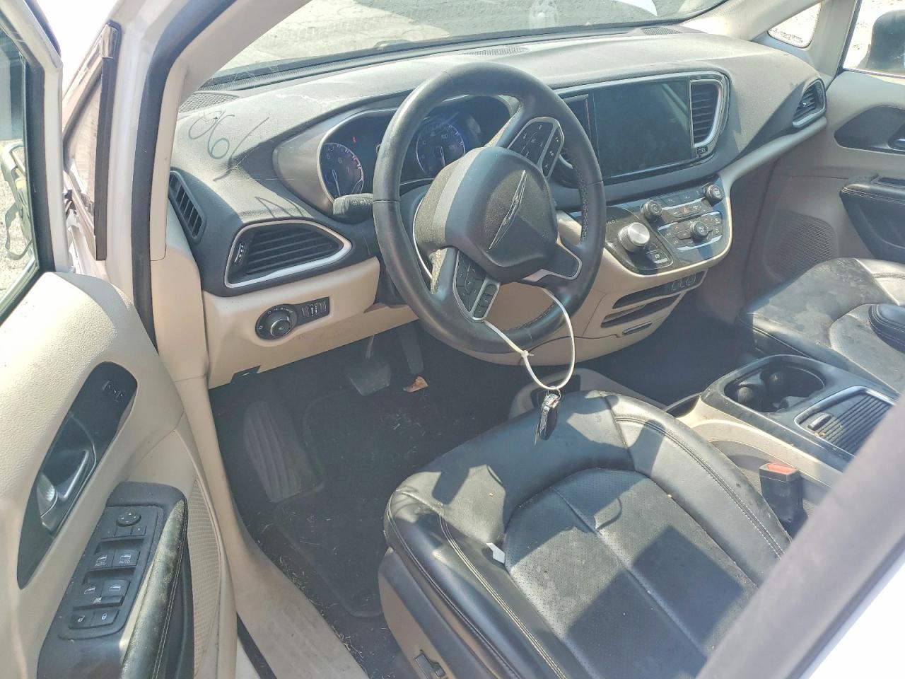 2C4RC1BG3PR532163 · 2023 CHRYSLER PACIFICA · 8/12