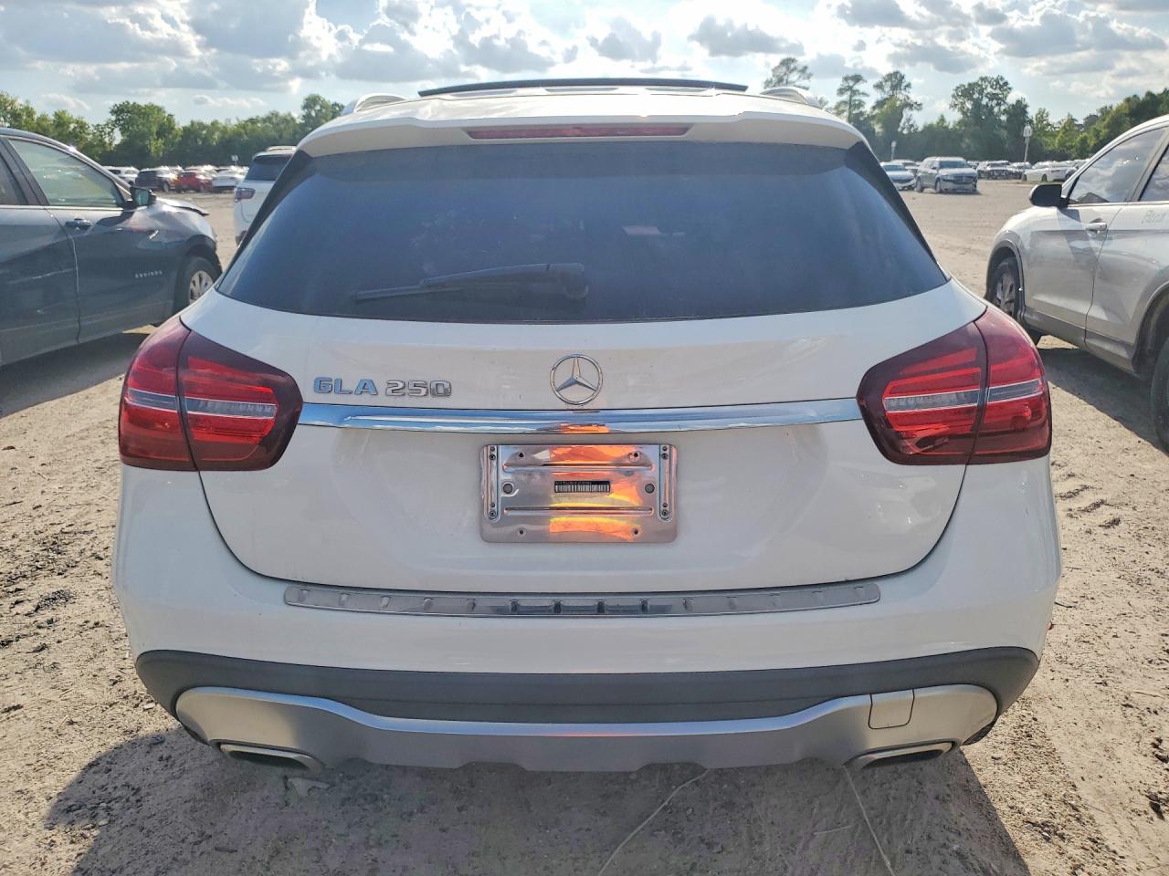 WDCTG4EB3KU009596 · 2019 MERCEDES-BENZ GLA · 6/13